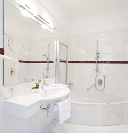 Imagen de la habitación del Hotel Bavaria, Merano. Foto 16