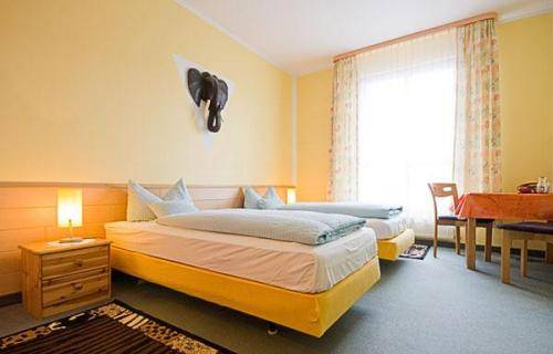 Imagen de la habitación del Hotel Bavaria Safari. Foto 12