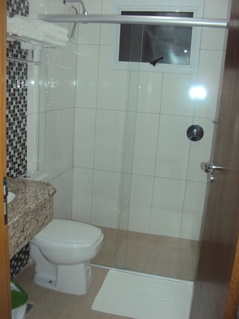 Imagen de la habitación del Hotel Baviera Iguassu. Foto 5