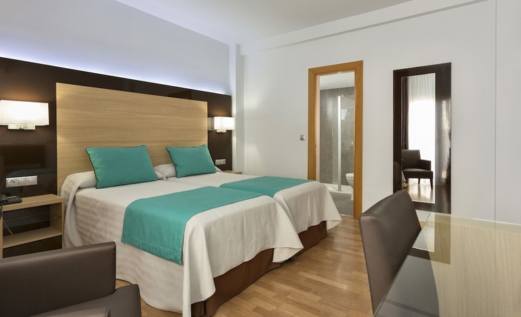 Imagen de la habitación del Hotel Baviera, Marbella. Foto 6