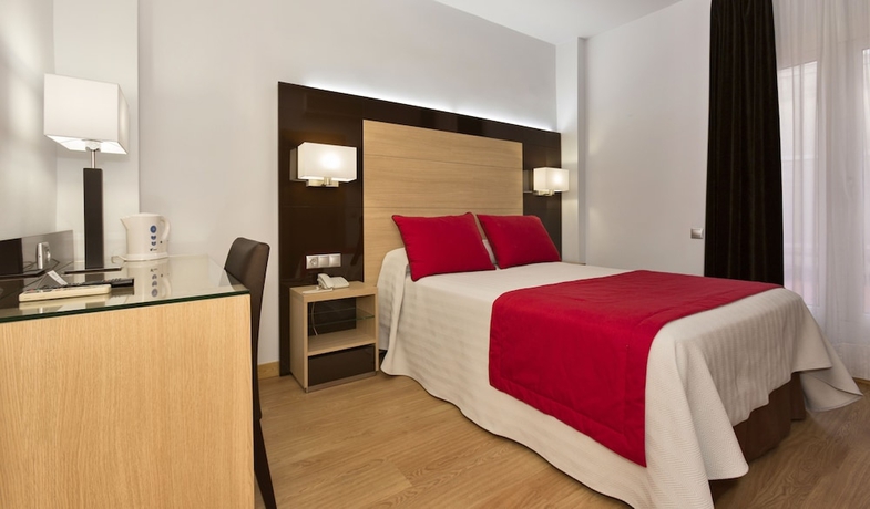 Imagen de la habitación del Hotel Baviera, Marbella. Foto 12