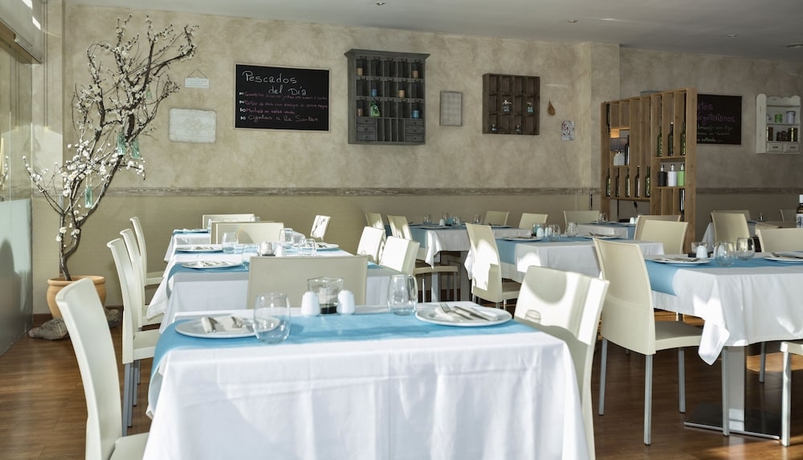 Imagen del bar/restaurante del Hotel Baviera, Marbella. Foto 2