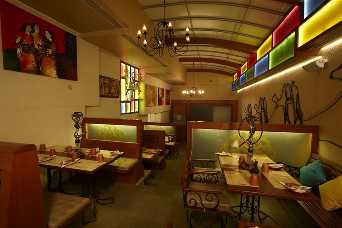 Imagen del bar/restaurante del Hotel Bawa Continental. Foto 2