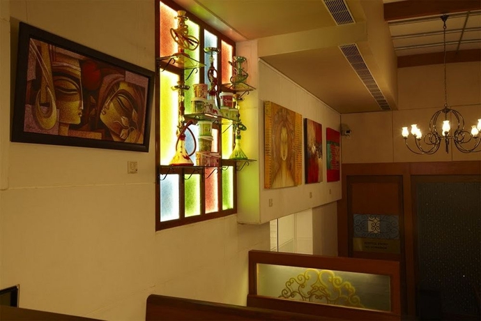 Imagen de los interiores del Hotel Bawa Continental. Foto 9