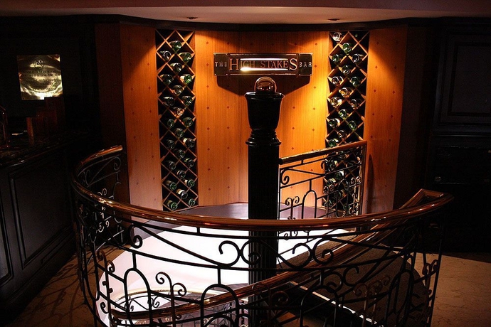 Imagen de los interiores del Hotel Bawa International. Foto 7