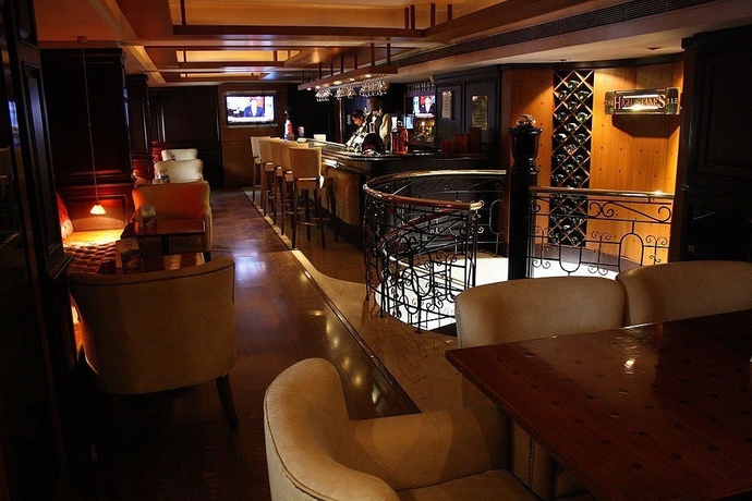 Imagen del bar/restaurante del Hotel Bawa International. Foto 4