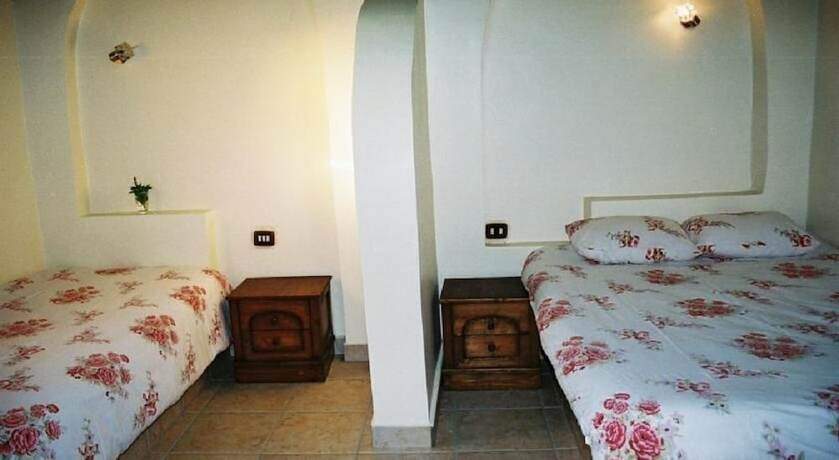 Imagen de la habitación del Hotel Bawiti Oasis Resort. Foto 15