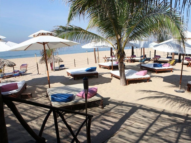 Imagen de los exteriores del Hotel Baxar. Foto 9