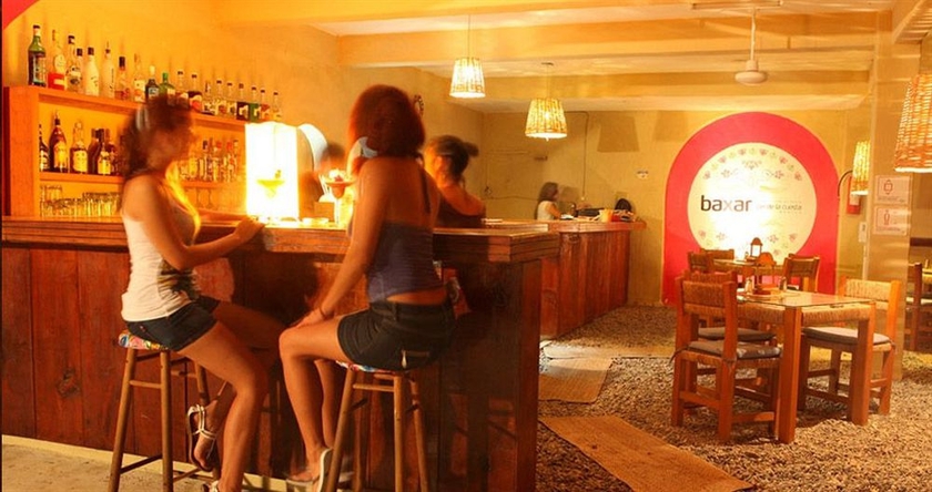 Imagen del bar/restaurante del Hotel Baxar. Foto 2