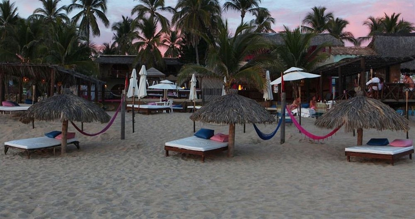 Imagen de los exteriores del Hotel Baxar. Foto 11