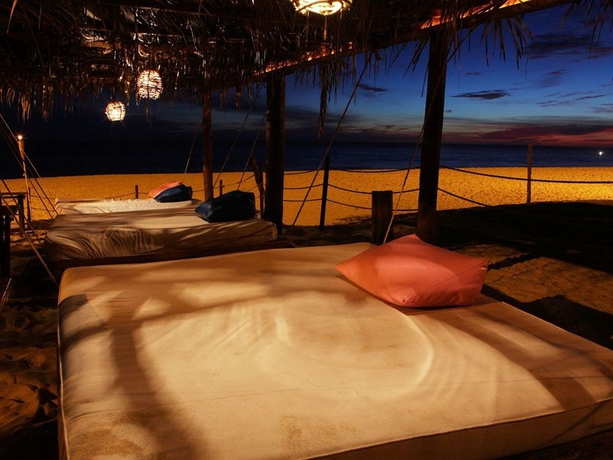 Imagen de los exteriores del Hotel Baxar. Foto 12