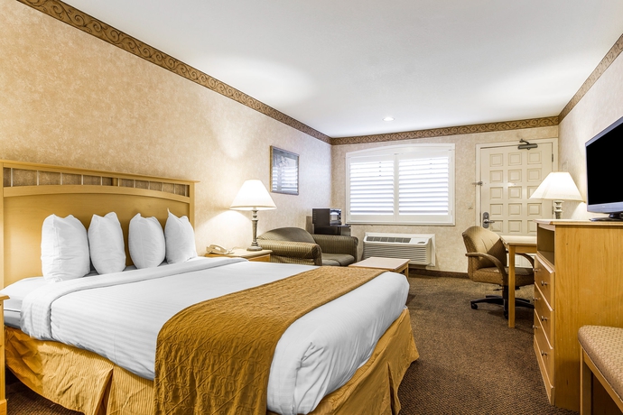 Imagen de la habitación del Hotel Bay Area Inn & Suites. Foto 4