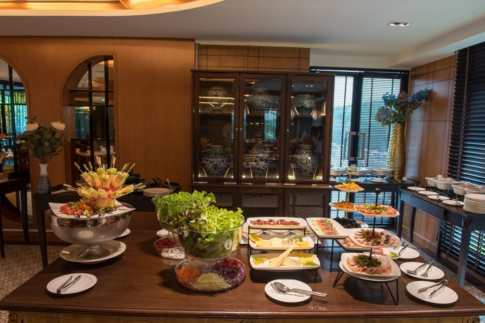 Imagen del bar/restaurante del Hotel Bay Beach Resort. Foto 9