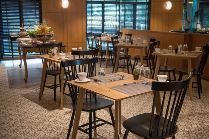 Imagen del bar/restaurante del Hotel Bay Beach Resort. Foto 13