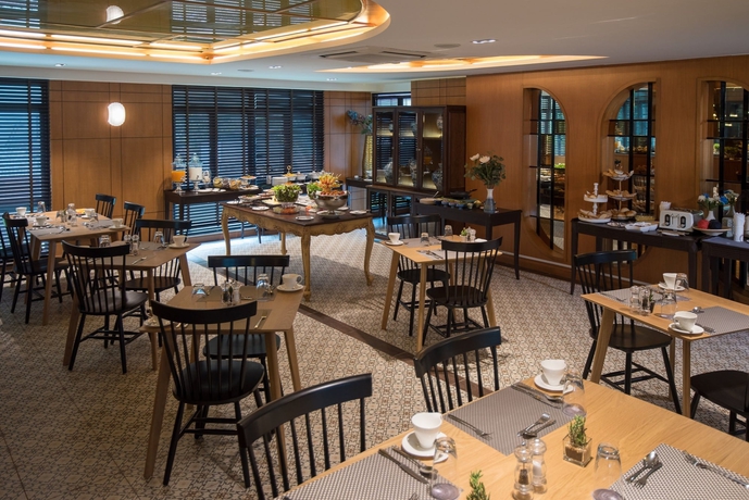 Imagen del bar/restaurante del Hotel Bay Beach Resort. Foto 14