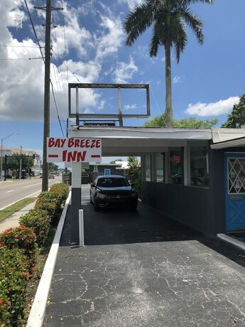 Imagen general del Hotel Bay Breeze Inn Bradenton Downtown. Foto 11
