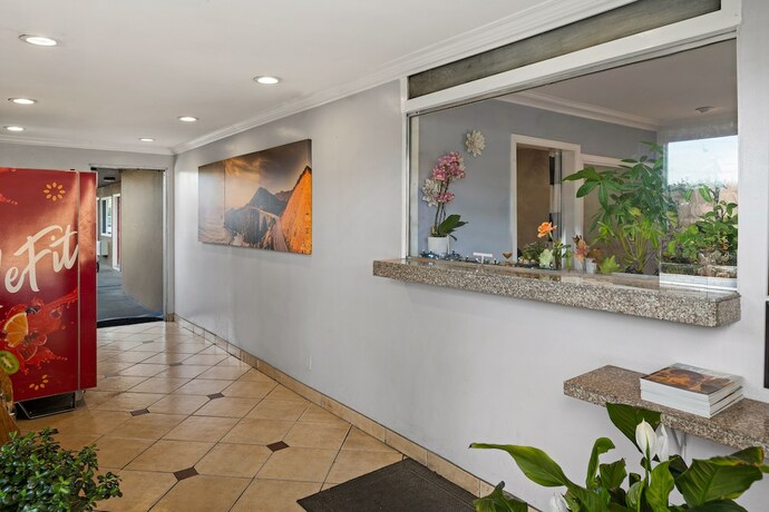 Imagen general del Hotel Bay Breeze Inn, Oakland. Foto 3