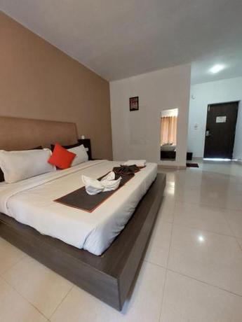 Imagen general del Hotel Bay Breeze Resorts &s. Foto 2