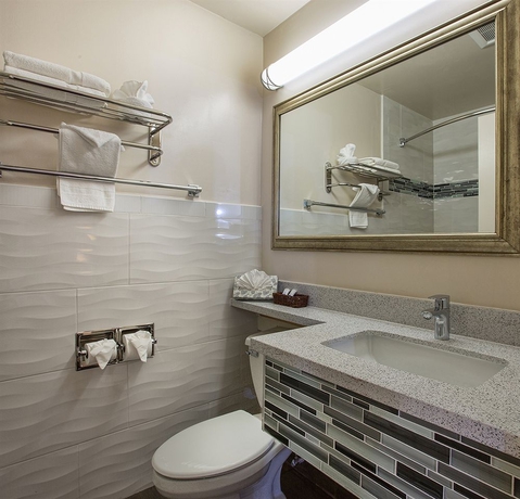 Imagen de la habitación del Hotel Bay Bridge Inn. Foto 7