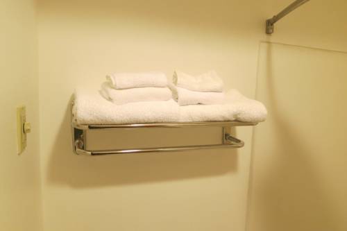 Imagen de la habitación del Hotel Bay City Motor Inn. Foto 6