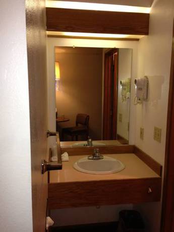 Imagen de la habitación del Hotel Bay City Motor Inn. Foto 13