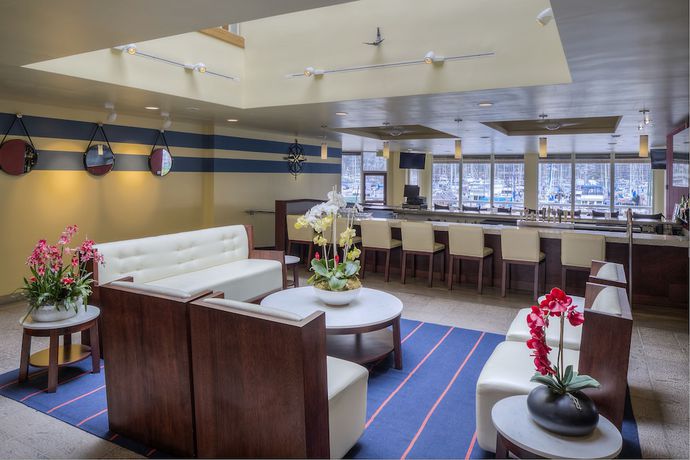 Imagen de los interiores del Hotel Bay Club and Marina. Foto 20