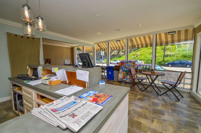 Imagen de los interiores del Hotel Bay Front Inn Santa Cruz. Foto 13