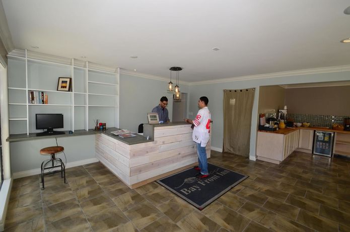 Imagen del bar/restaurante del Hotel Bay Front Inn Santa Cruz. Foto 7