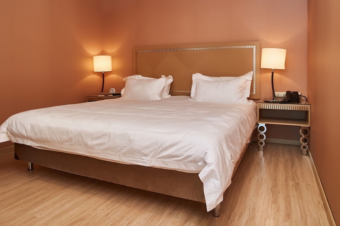 Imagen de la habitación del Hotel Bay Garden. Foto 5