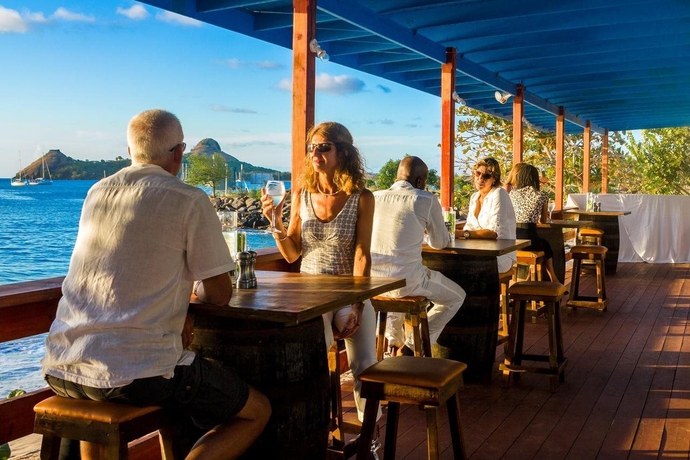 Imagen general del Hotel Bay Gardens Beach Resort. Foto 7