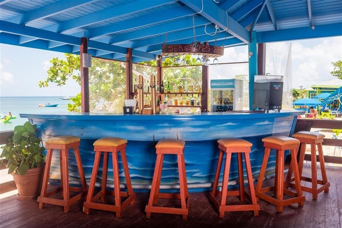 Imagen general del Hotel Bay Gardens Beach Resort. Foto 12