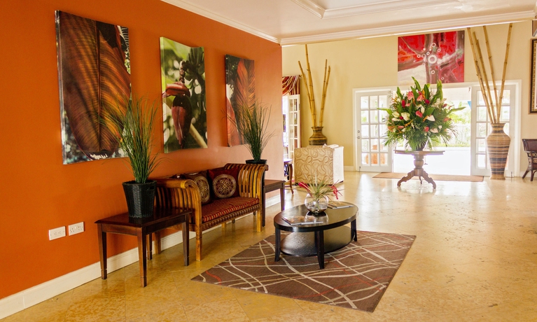 Imagen de los interiores del Hotel Bay Gardens Beach Resort and Spa. Foto 15