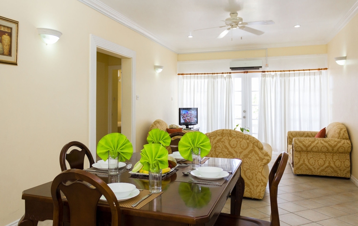 Imagen de los interiores del Hotel Bay Gardens. Foto 15