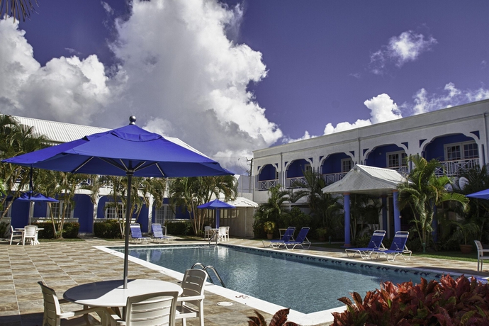 Imagen de los exteriores del Hotel Bay Gardens Inn. Foto 8