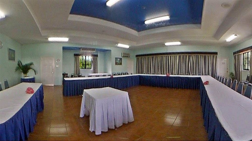 Imagen de los interiores del Hotel Bay Gardens Inn. Foto 14