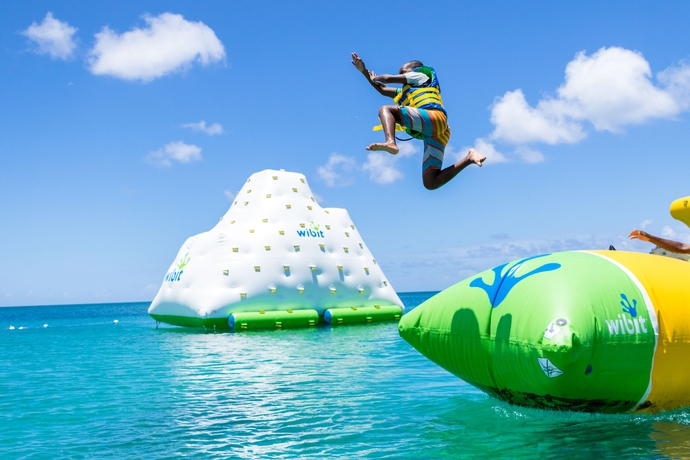 Imagen general del Hotel Bay Gardens Inn. Foto 3