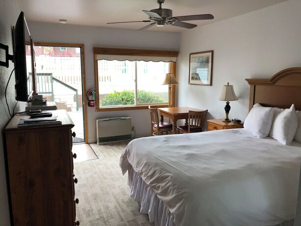 Imagen de la habitación del Hotel Bay Meadows Resort. Foto 11