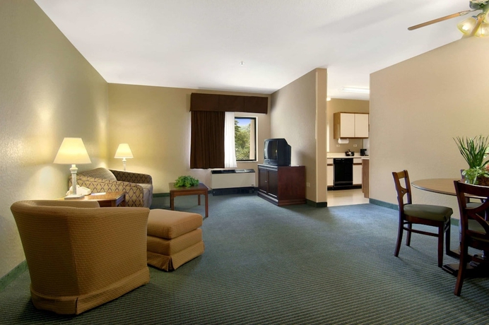 Imagen de la habitación del Hotel Bay Mountain Inn. Foto 4