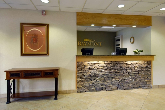 Imagen de los interiores del Hotel Bay Mountain Inn. Foto 10