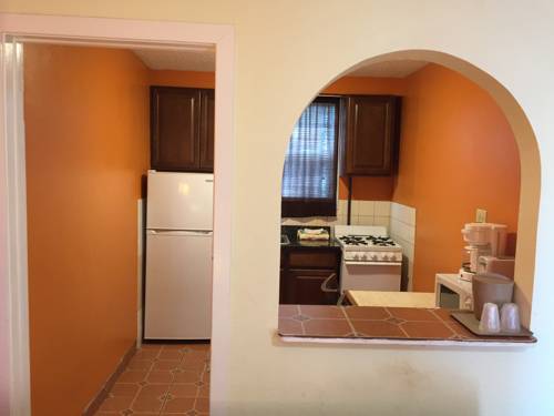 Imagen de la habitación del Hotel Bay Side Inn & Suites. Foto 5