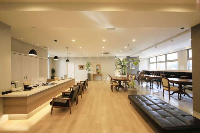 Imagen de los interiores del Hotel Bay Urayasu Station. Foto 18