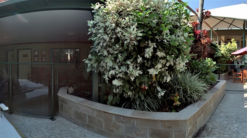 Imagen de los exteriores del Hotel Bay Village Tropical Retreat and Apartments. Foto 4