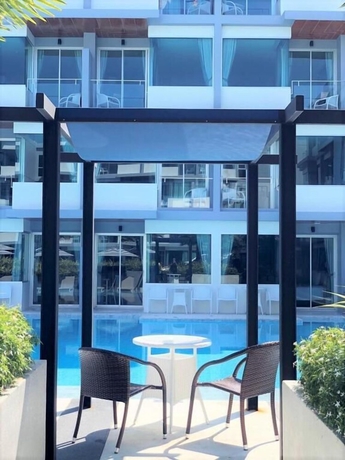 Imagen de la piscina del Hotel Bay Window @ Sea Hotel. Foto 16