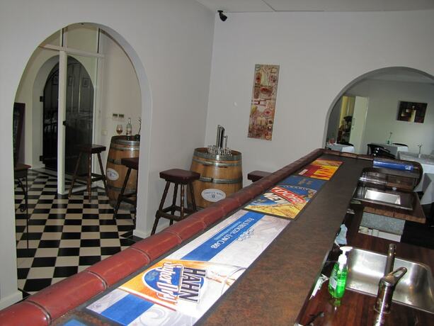 Imagen del bar/restaurante del Hotel Bay and Basin. Foto 16