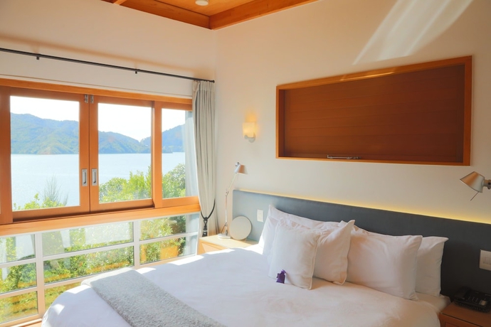 Imagen de la habitación del Hotel Bay of Many Coves Resort. Foto 9