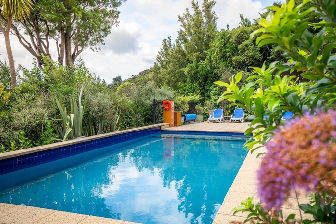 Imagen de la piscina del Hotel Bay of Many Coves Resort. Foto 16