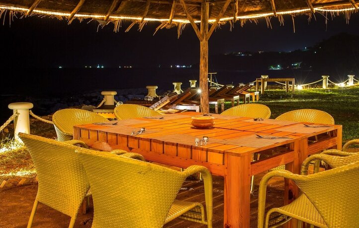 Imagen del bar/restaurante del Hotel Bay15. Foto 17