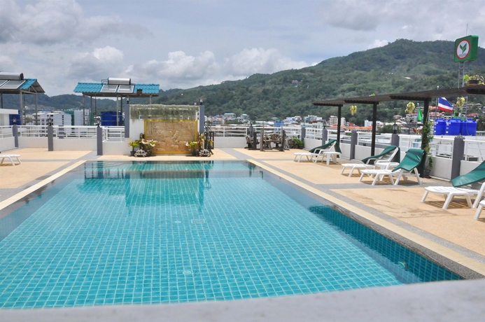 Imagen de la piscina del Hotel Baya Patong. Foto 16
