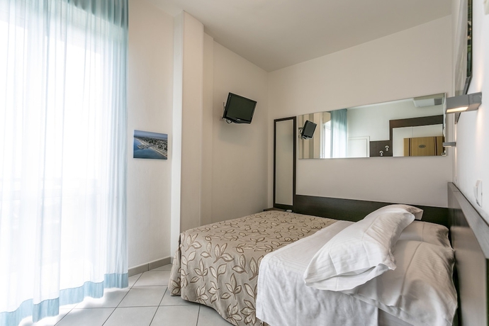 Imagen de la habitación del Hotel Baya Strand. Foto 8