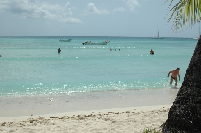 Imagen de los exteriores del Hotel Bayahibe. Foto 13